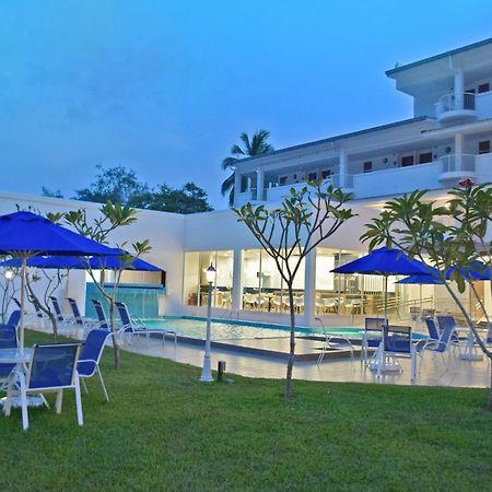 Avi Pangkor Beach Resort Kampong Pasir Bogak Ngoại thất bức ảnh