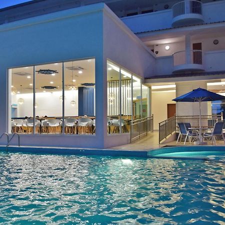 Avi Pangkor Beach Resort Kampong Pasir Bogak Ngoại thất bức ảnh