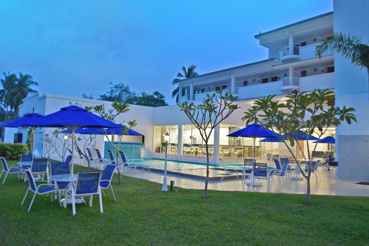 Avi Pangkor Beach Resort Kampong Pasir Bogak Ngoại thất bức ảnh