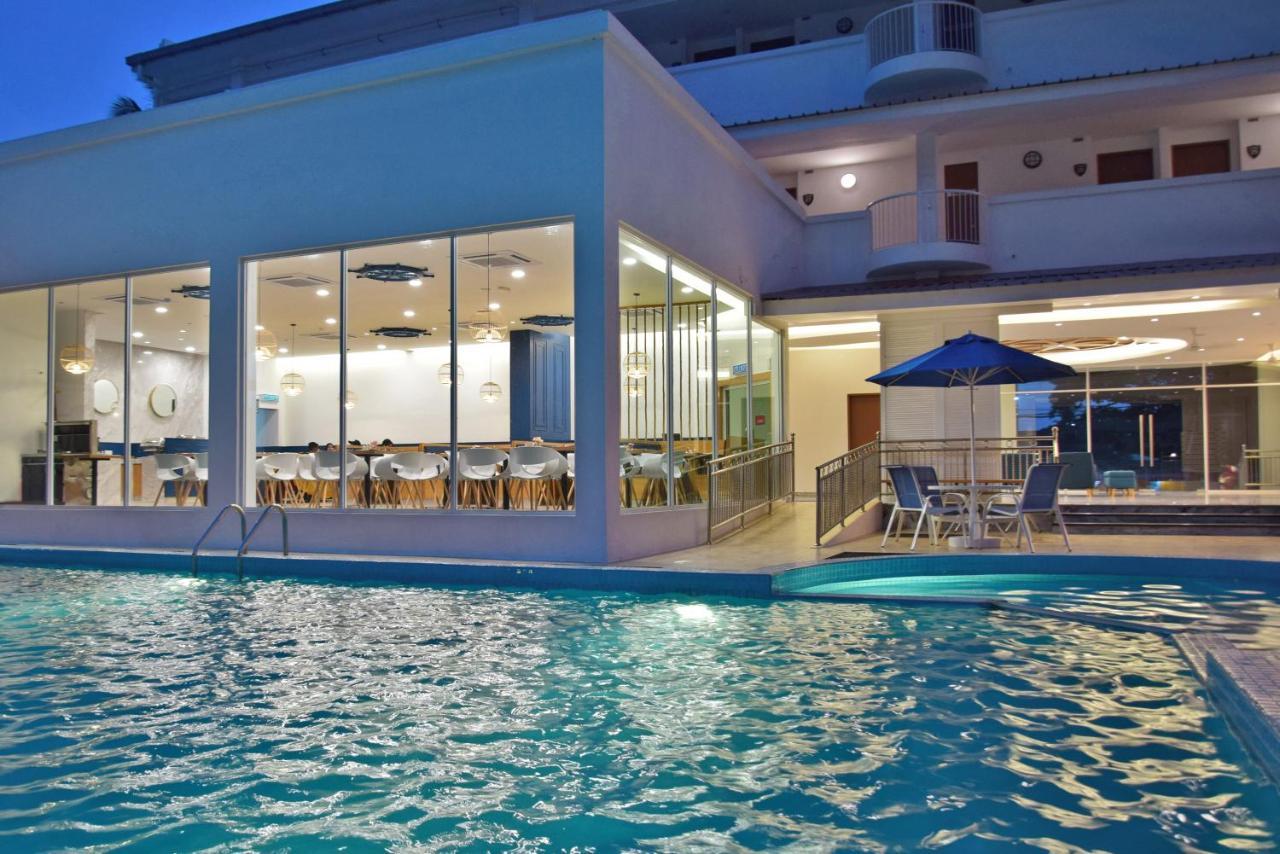 Avi Pangkor Beach Resort Kampong Pasir Bogak Ngoại thất bức ảnh